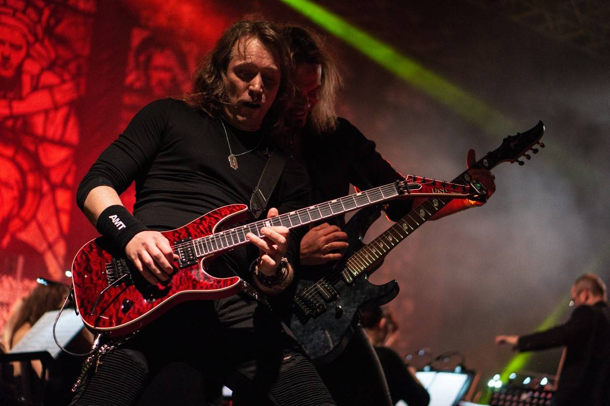 Metallica Tribute Show ve Foru Karlín spojila metal se symfonickým orchestrem