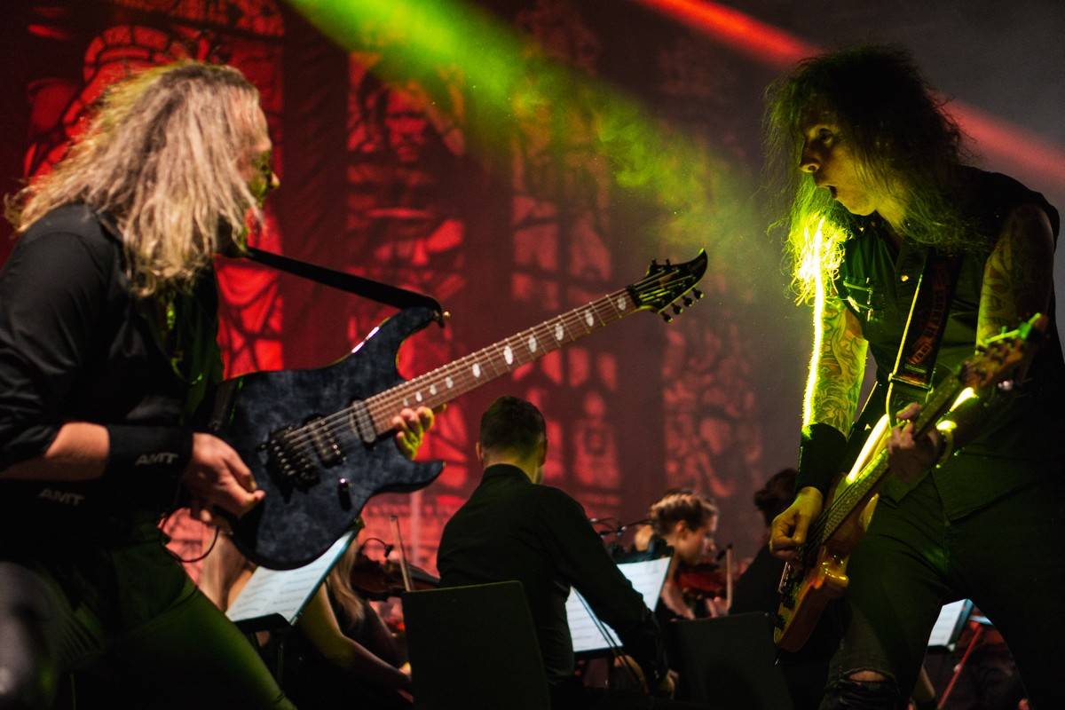 Metallica Tribute Show ve Foru Karlín spojila metal se symfonickým orchestrem