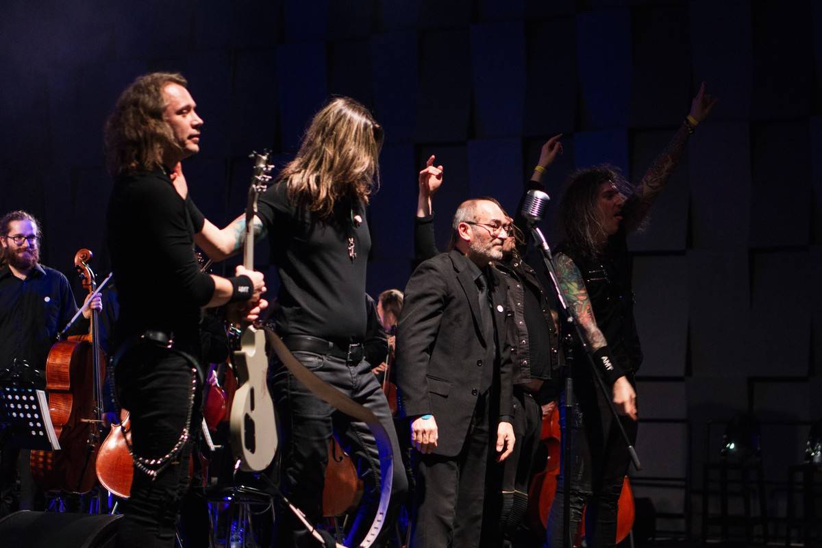 Metallica Tribute Show ve Foru Karlín spojila metal se symfonickým orchestrem