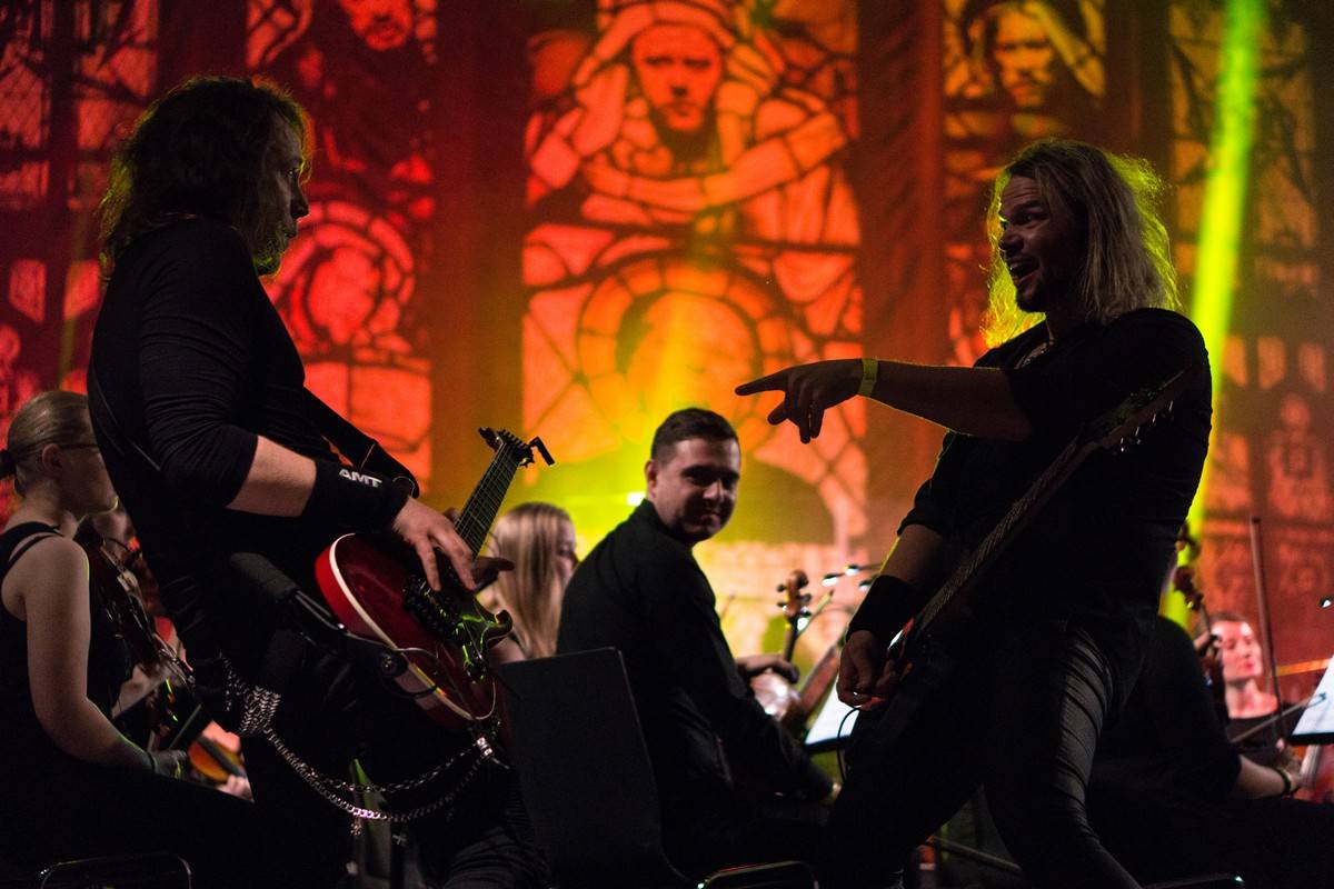 Metallica Tribute Show ve Foru Karlín spojila metal se symfonickým orchestrem
