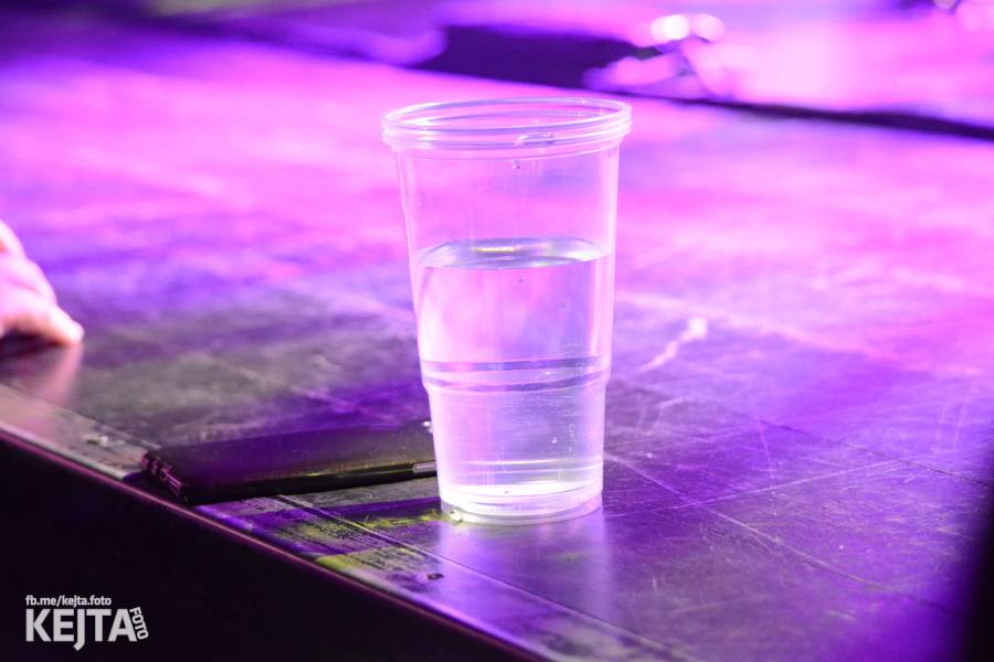 Škwor: Akustický koncert s klavírem a violoncellem strhl pražskou Akropoli