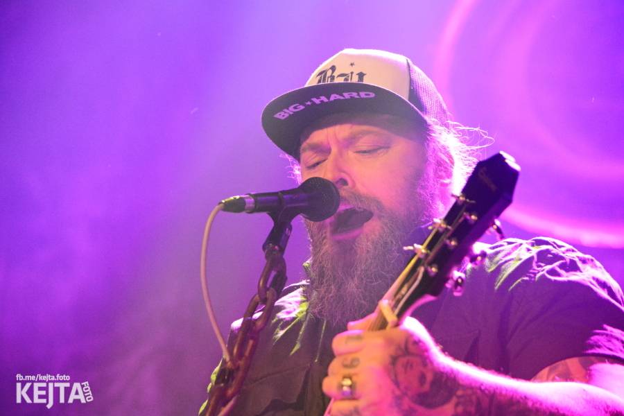 Škwor: Akustický koncert s klavírem a violoncellem strhl pražskou Akropoli