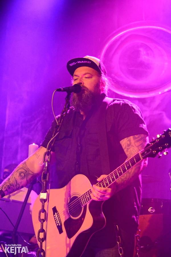 Škwor: Akustický koncert s klavírem a violoncellem strhl pražskou Akropoli