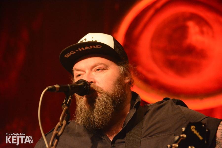 Škwor: Akustický koncert s klavírem a violoncellem strhl pražskou Akropoli