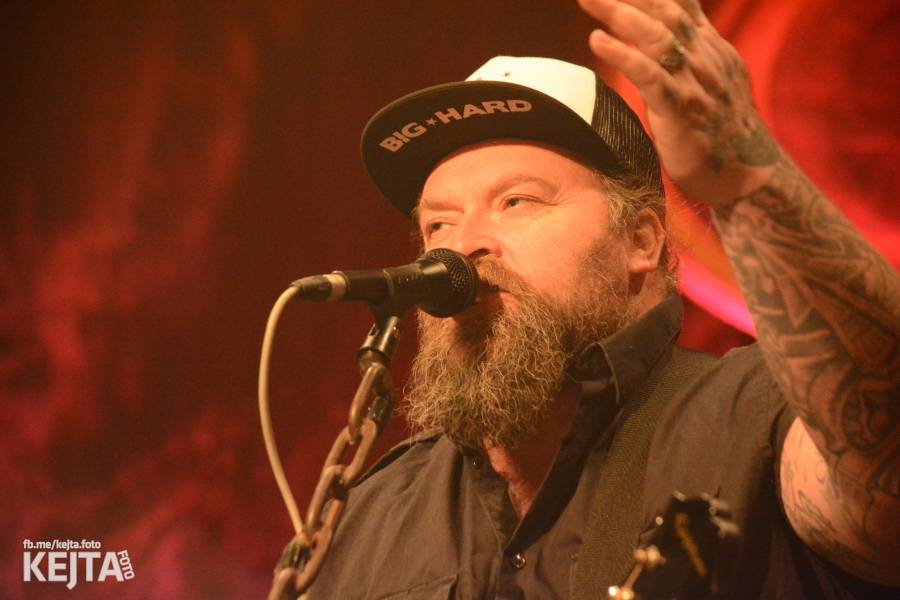 Škwor: Akustický koncert s klavírem a violoncellem strhl pražskou Akropoli