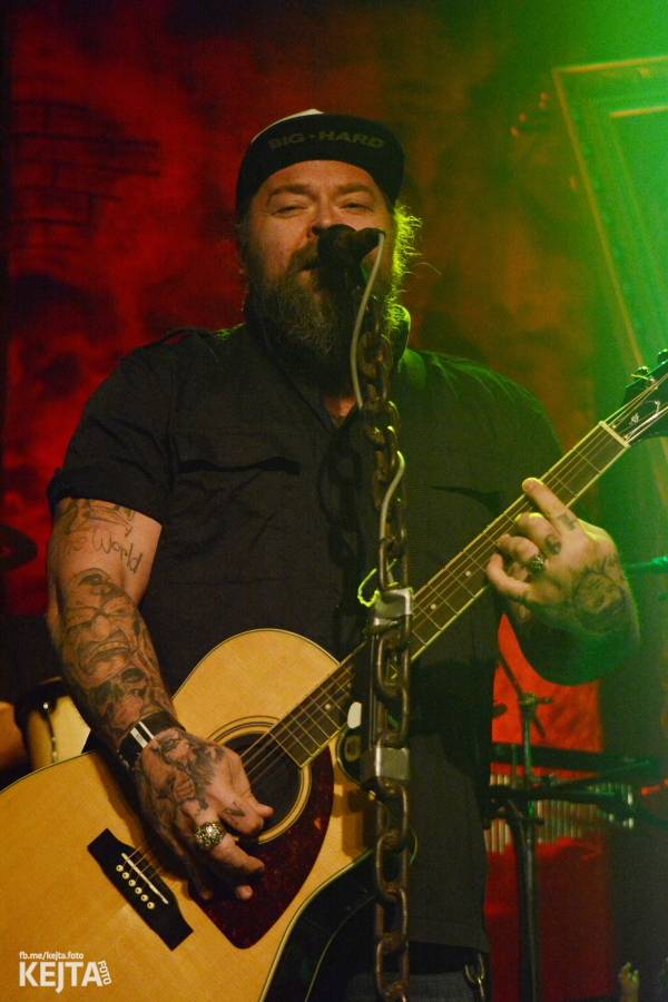 Škwor: Akustický koncert s klavírem a violoncellem strhl pražskou Akropoli