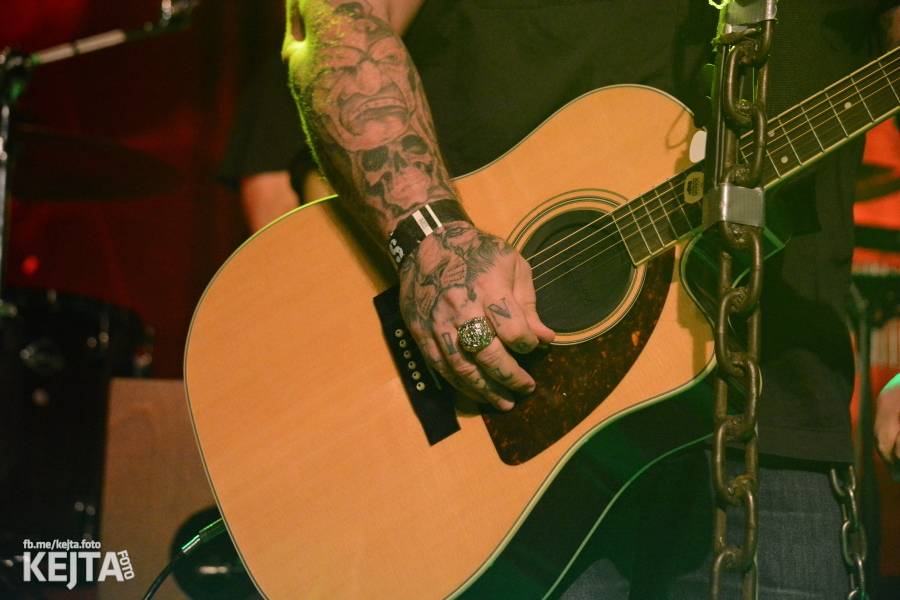 Škwor: Akustický koncert s klavírem a violoncellem strhl pražskou Akropoli