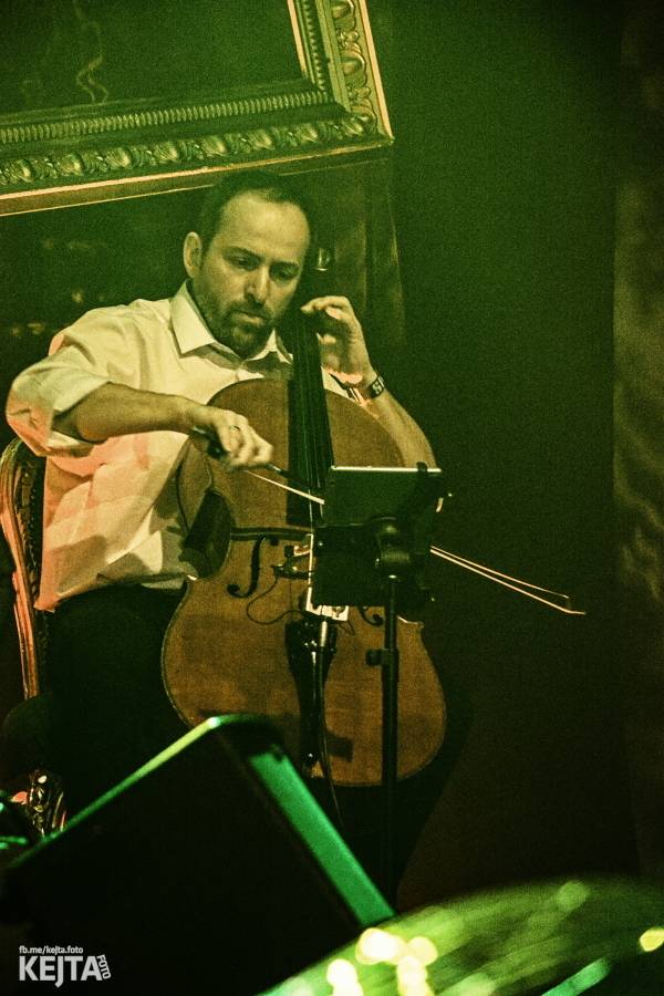 Škwor: Akustický koncert s klavírem a violoncellem strhl pražskou Akropoli