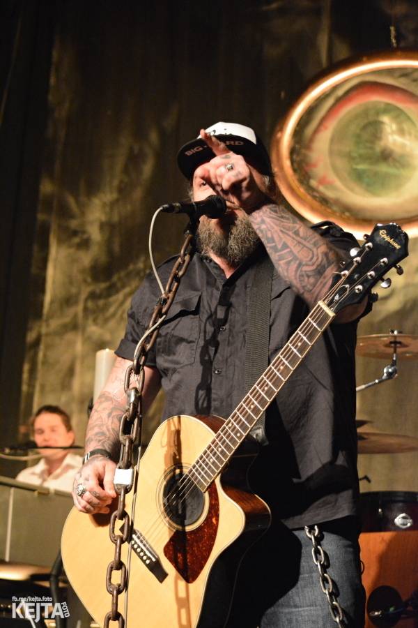 Škwor: Akustický koncert s klavírem a violoncellem strhl pražskou Akropoli