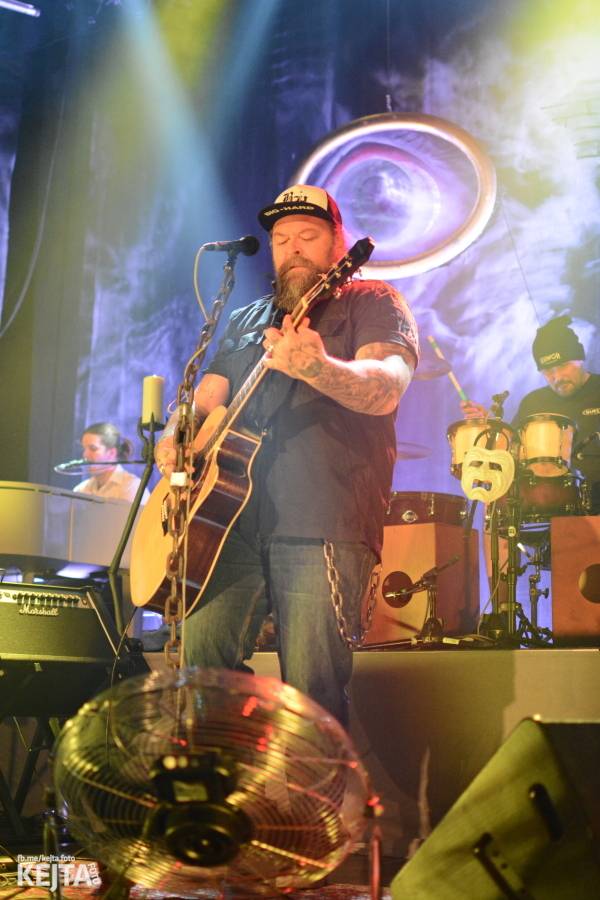 Škwor: Akustický koncert s klavírem a violoncellem strhl pražskou Akropoli