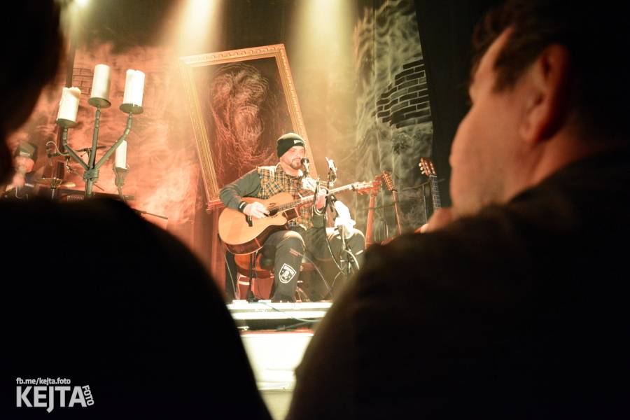 Škwor: Akustický koncert s klavírem a violoncellem strhl pražskou Akropoli