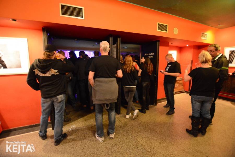 Škwor: Akustický koncert s klavírem a violoncellem strhl pražskou Akropoli