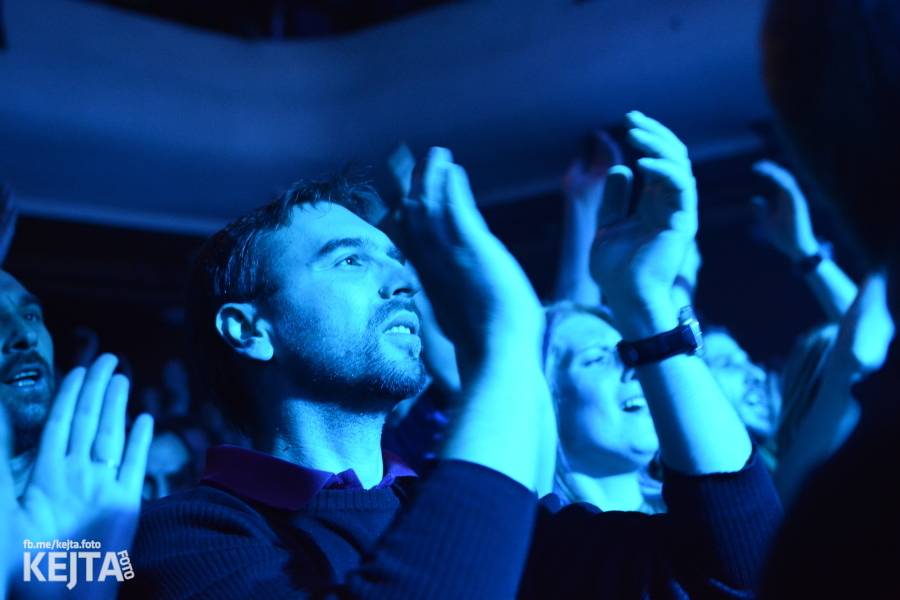 Škwor: Akustický koncert s klavírem a violoncellem strhl pražskou Akropoli