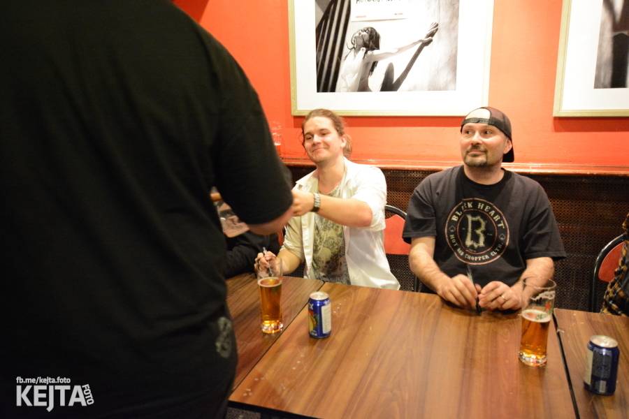 Škwor: Akustický koncert s klavírem a violoncellem strhl pražskou Akropoli