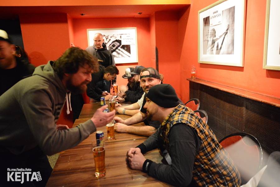 Škwor: Akustický koncert s klavírem a violoncellem strhl pražskou Akropoli