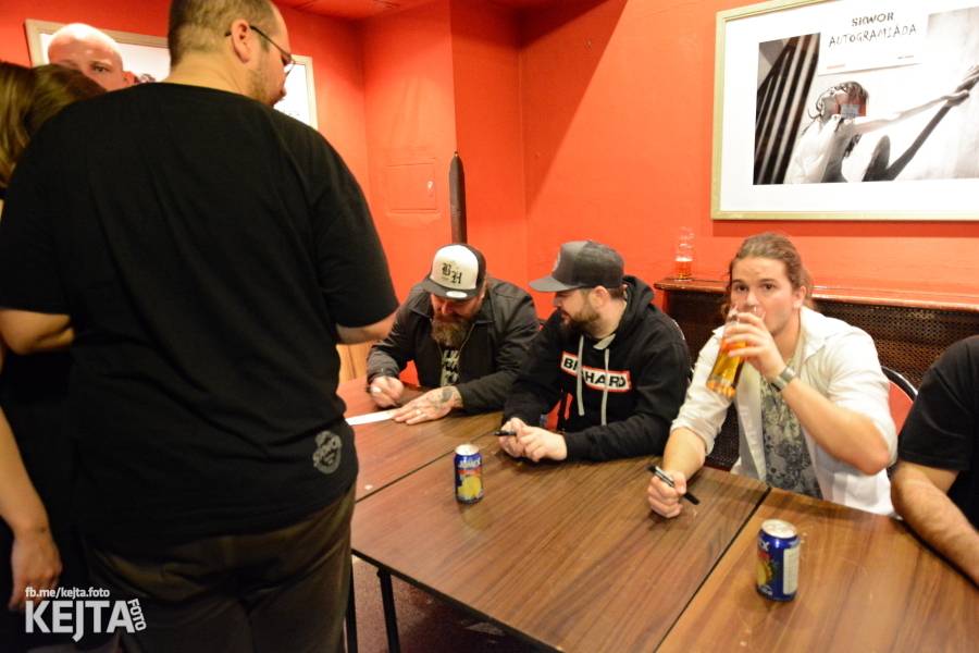 Škwor: Akustický koncert s klavírem a violoncellem strhl pražskou Akropoli