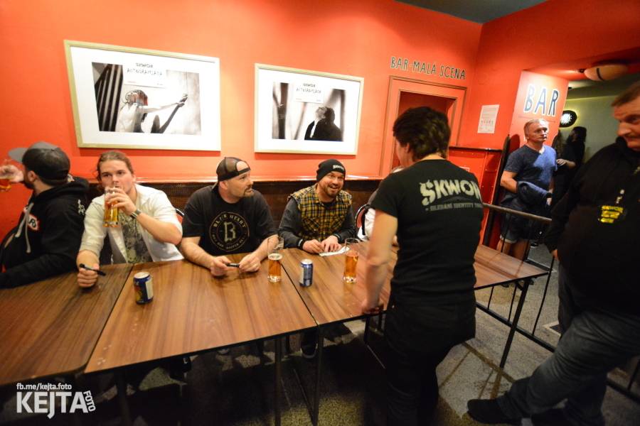 Škwor: Akustický koncert s klavírem a violoncellem strhl pražskou Akropoli