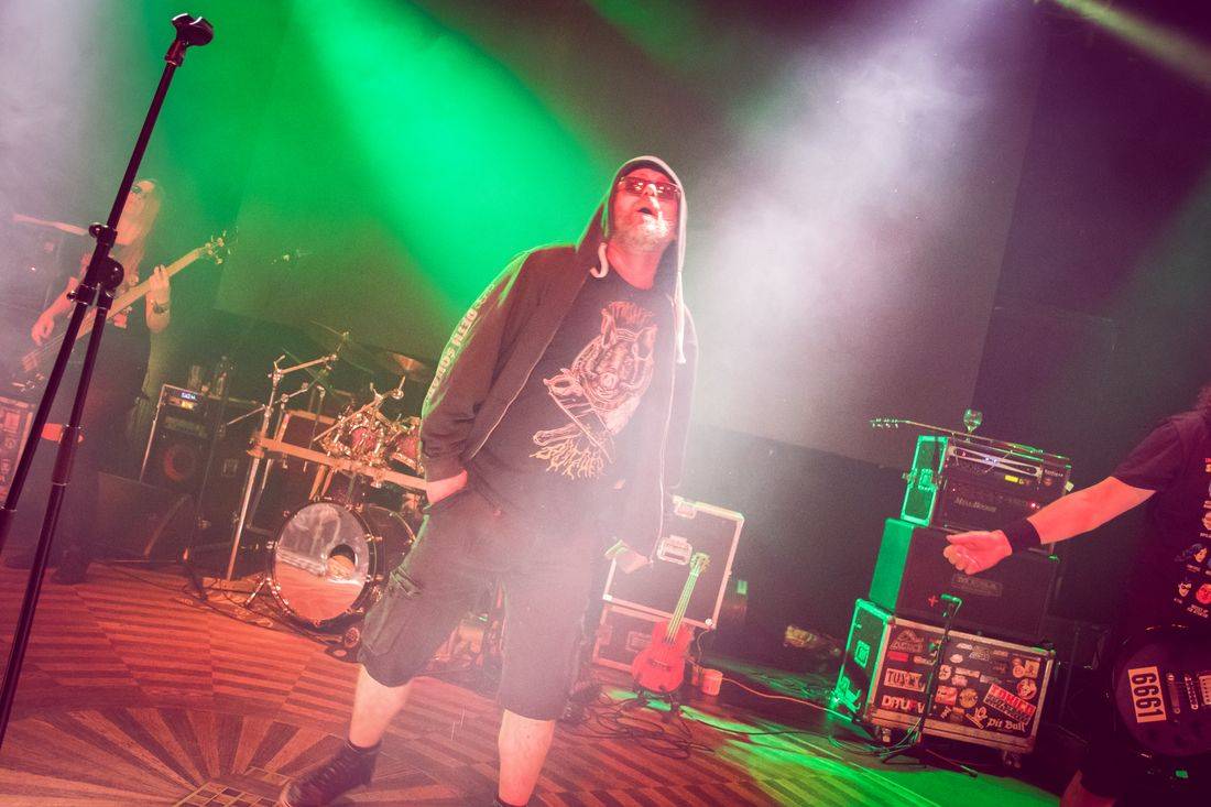 Horkýže Slíže dvakrát vyprodali Lucerna Music Bar, nadšení fanoušci divoce pogovali