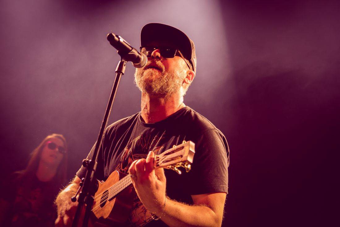 Horkýže Slíže dvakrát vyprodali Lucerna Music Bar, nadšení fanoušci divoce pogovali