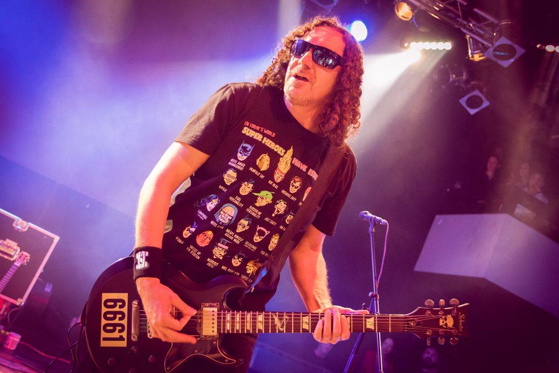 Horkýže Slíže dvakrát vyprodali Lucerna Music Bar, nadšení fanoušci divoce pogovali