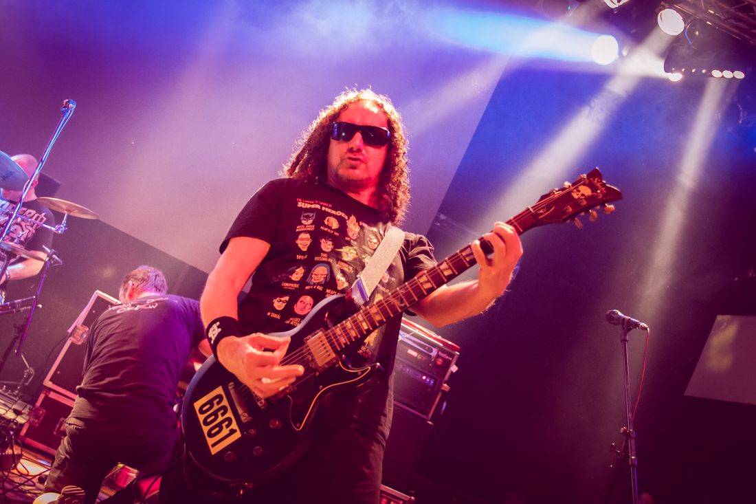 Horkýže Slíže dvakrát vyprodali Lucerna Music Bar, nadšení fanoušci divoce pogovali