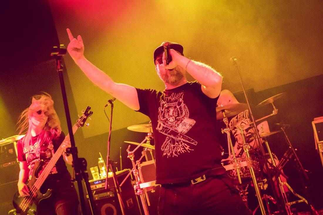 Horkýže Slíže dvakrát vyprodali Lucerna Music Bar, nadšení fanoušci divoce pogovali