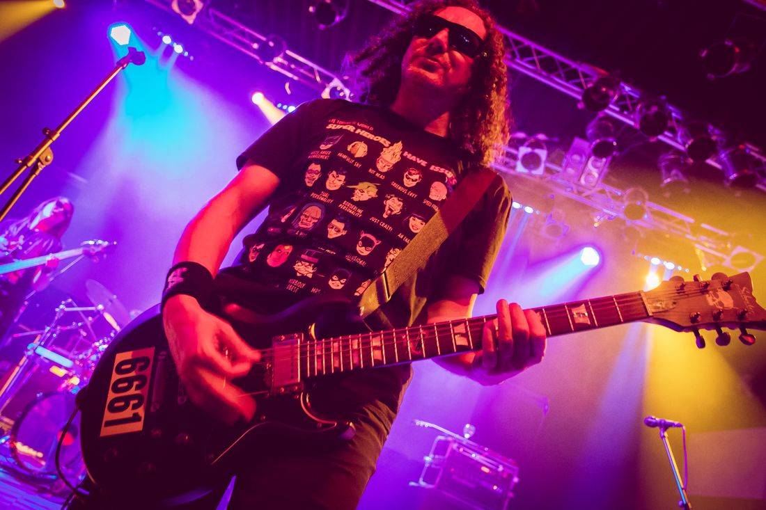 Horkýže Slíže dvakrát vyprodali Lucerna Music Bar, nadšení fanoušci divoce pogovali