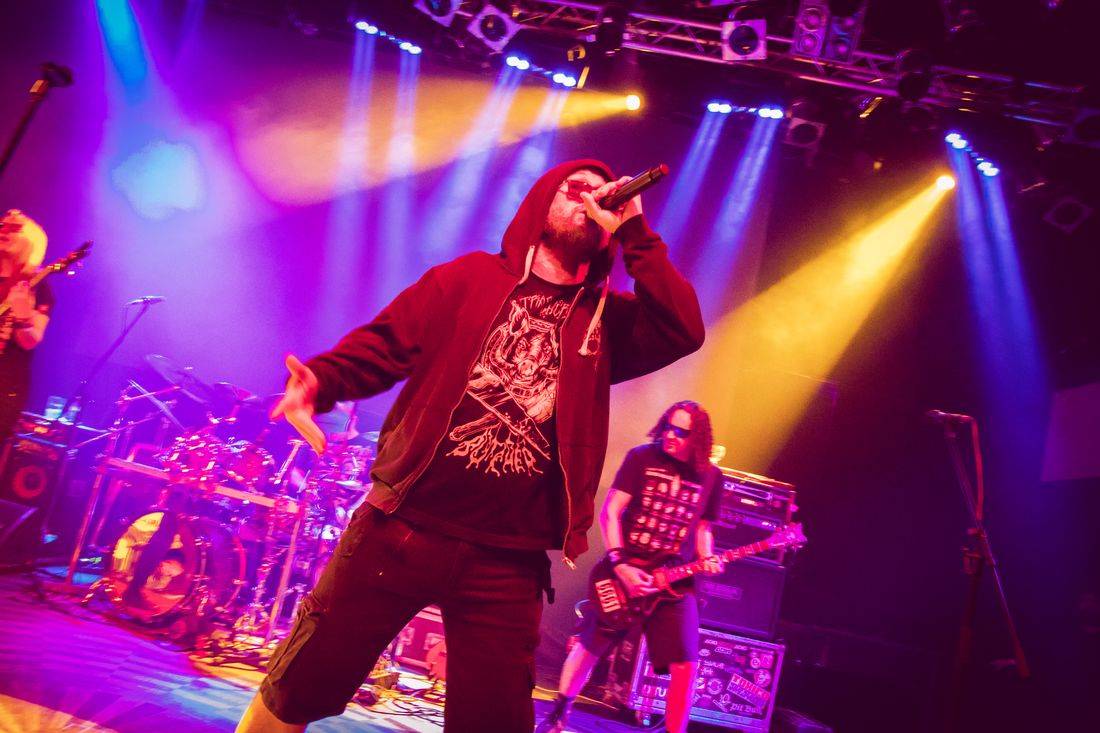 Horkýže Slíže dvakrát vyprodali Lucerna Music Bar, nadšení fanoušci divoce pogovali