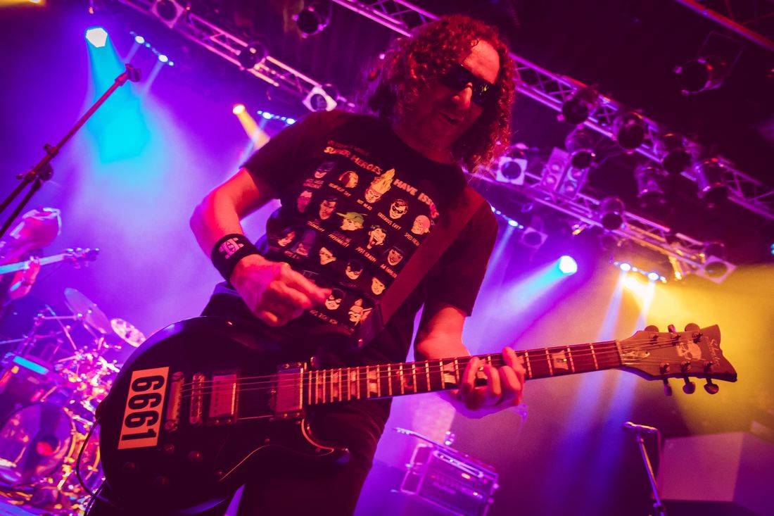 Horkýže Slíže dvakrát vyprodali Lucerna Music Bar, nadšení fanoušci divoce pogovali