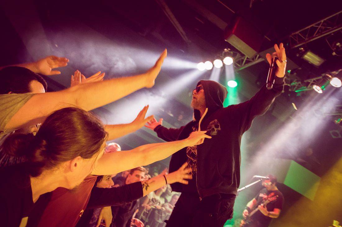 Horkýže Slíže dvakrát vyprodali Lucerna Music Bar, nadšení fanoušci divoce pogovali