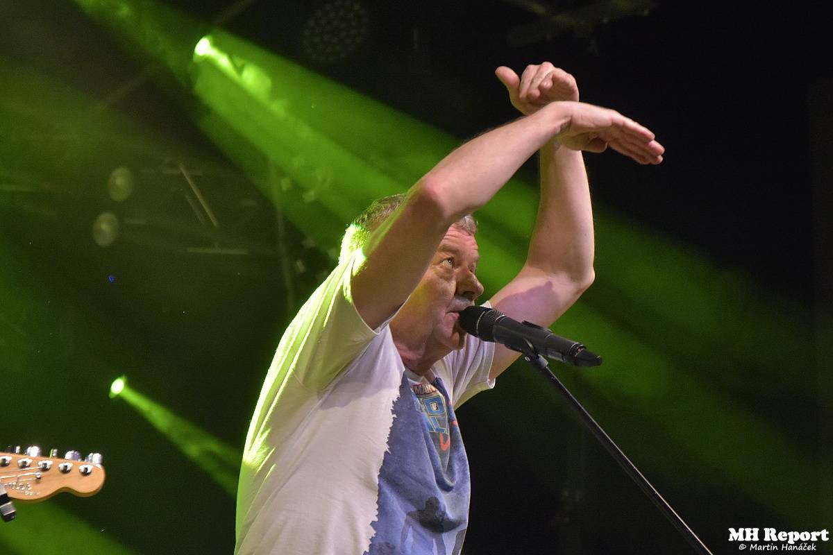 Mňága a Žďorp vítala v Plzni jaro