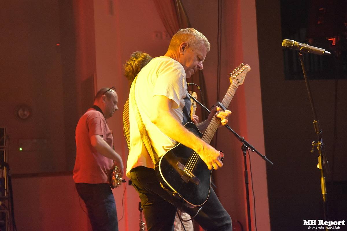 Mňága a Žďorp vítala v Plzni jaro