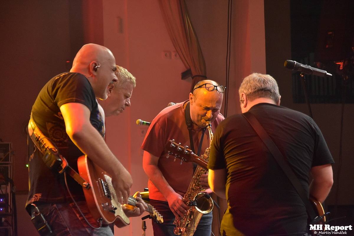 Mňága a Žďorp vítala v Plzni jaro