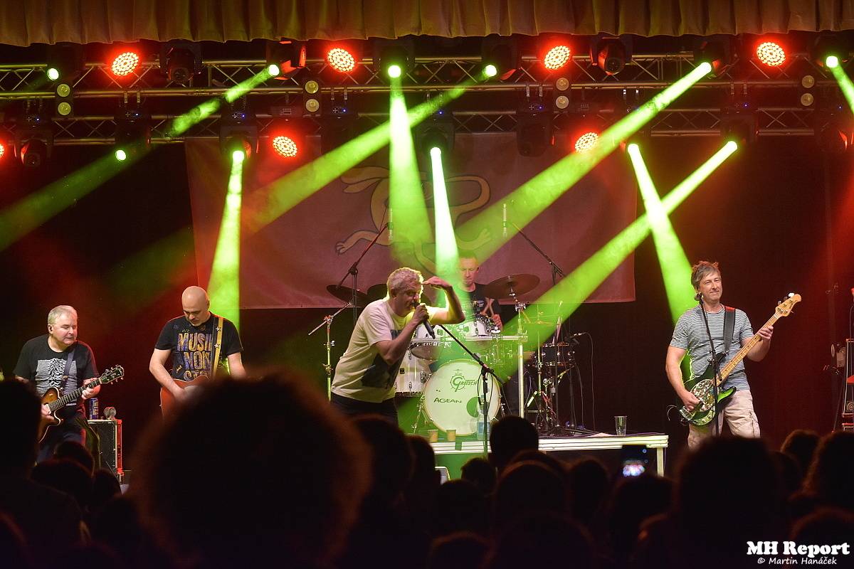 Mňága a Žďorp vítala v Plzni jaro