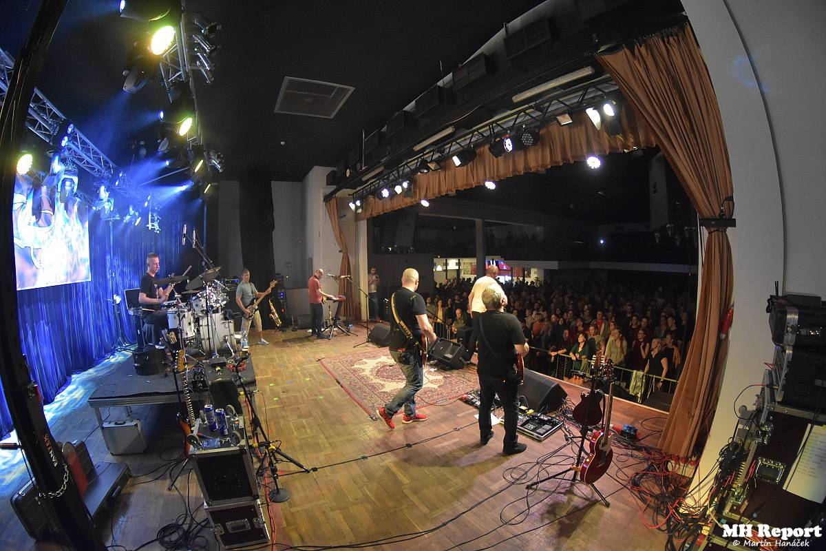 Mňága a Žďorp vítala v Plzni jaro