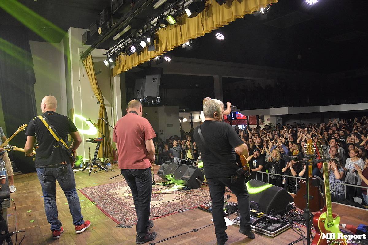 Mňága a Žďorp vítala v Plzni jaro