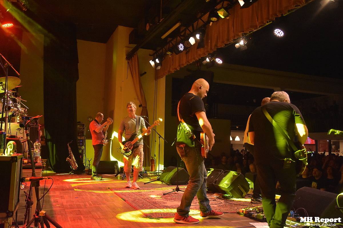 Mňága a Žďorp vítala v Plzni jaro