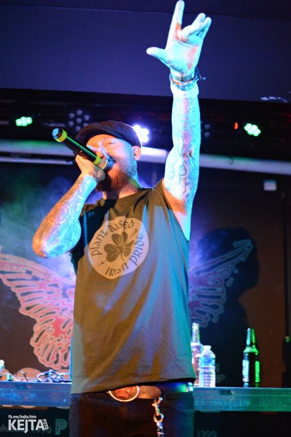 Oslavy svatého Patrika v Rock Café: Zoe Hayter, Travis O'Neill, Cheers! a spousta irského alkoholu