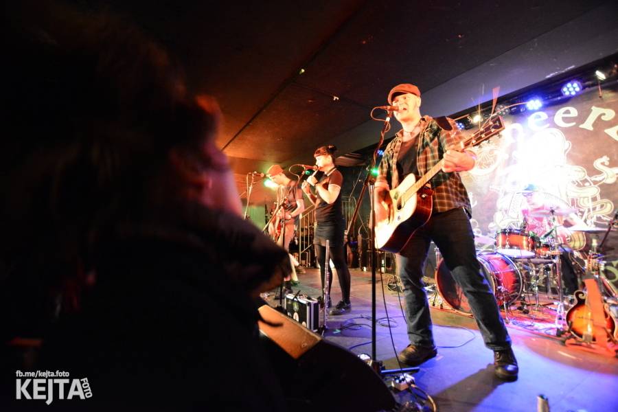 Oslavy svatého Patrika v Rock Café: Zoe Hayter, Travis O'Neill, Cheers! a spousta irského alkoholu