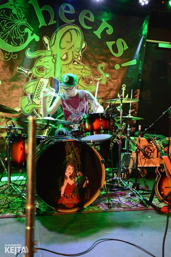 Oslavy svatého Patrika v Rock Café: Zoe Hayter, Travis O'Neill, Cheers! a spousta irského alkoholu