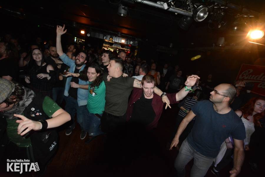 Oslavy svatého Patrika v Rock Café: Zoe Hayter, Travis O'Neill, Cheers! a spousta irského alkoholu