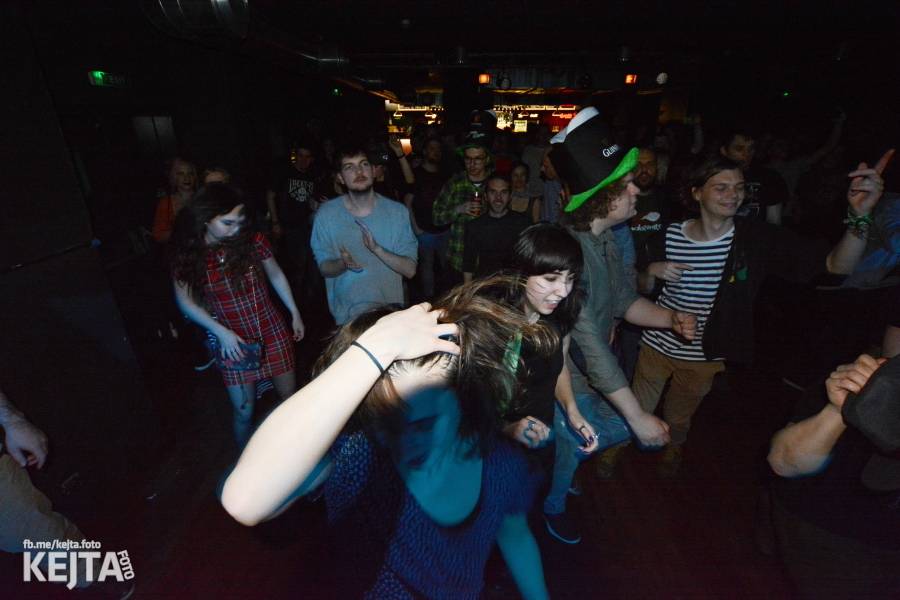 Oslavy svatého Patrika v Rock Café: Zoe Hayter, Travis O'Neill, Cheers! a spousta irského alkoholu