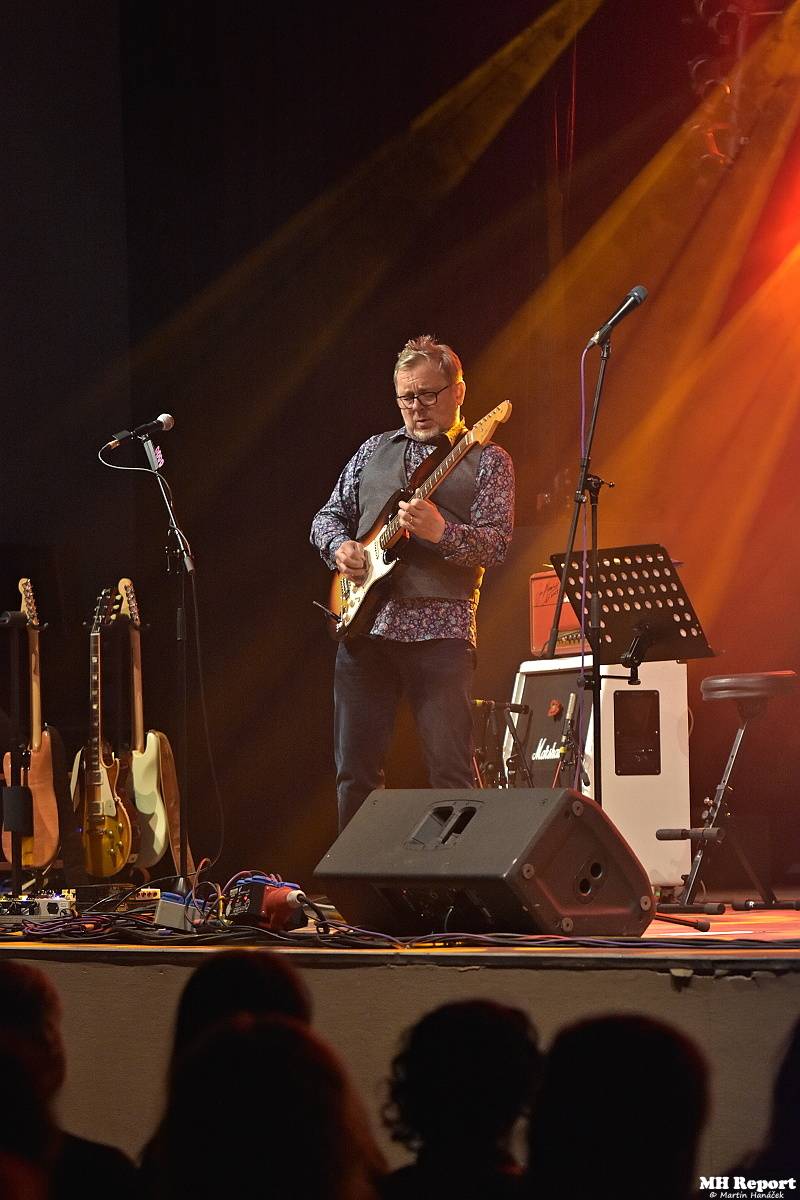 Michal Pavlíček v Plzni představil nové album Pošli to tam