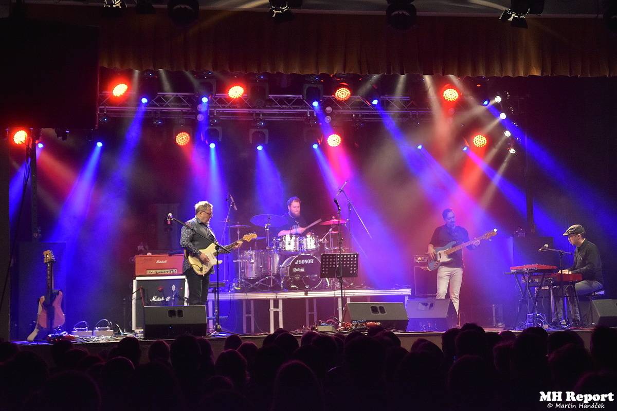 Michal Pavlíček v Plzni představil nové album Pošli to tam