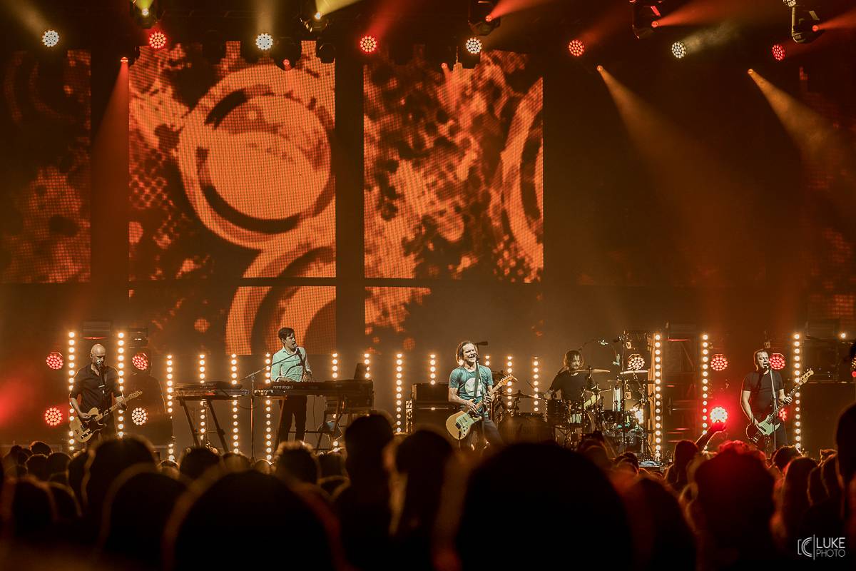 Evropa 2 rozdávala ceny. Na afterparty ve Foru Karlín hráli The Rasmus i Chinaski