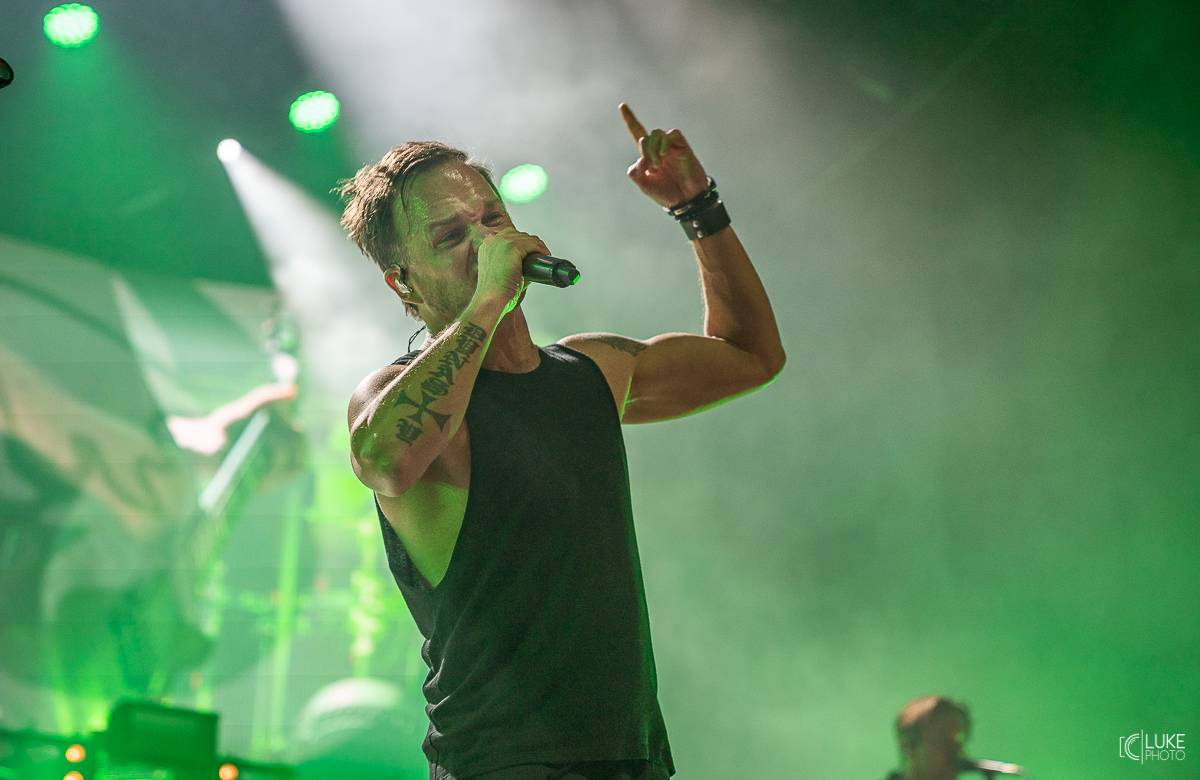 Evropa 2 rozdávala ceny. Na afterparty ve Foru Karlín hráli The Rasmus i Chinaski