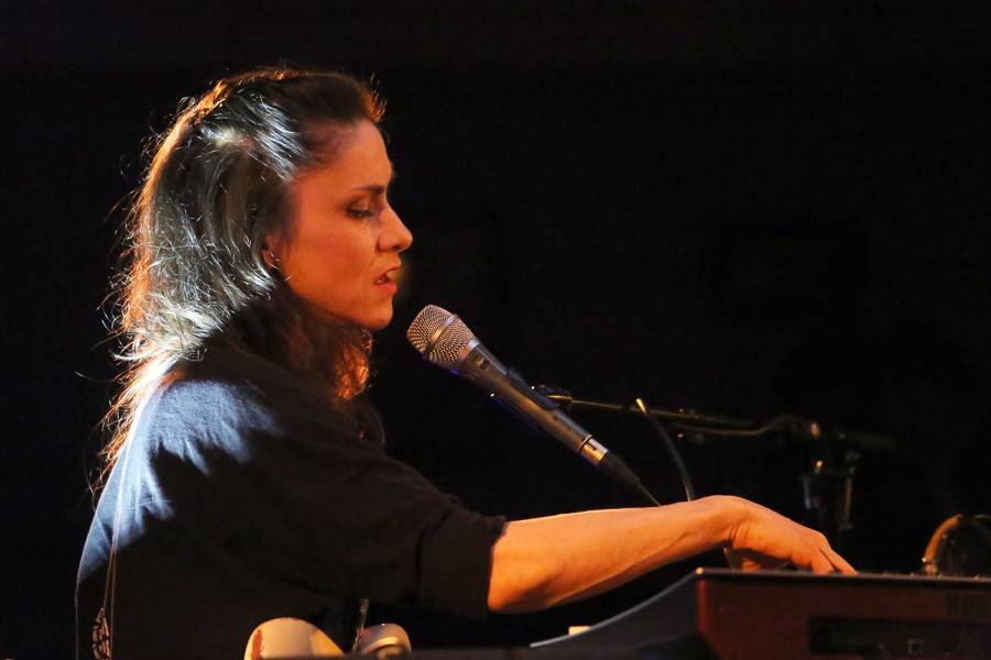 Sólová Lenka Dusilová čarovala ve veselském Kafé v kině