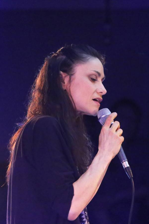 Sólová Lenka Dusilová čarovala ve veselském Kafé v kině