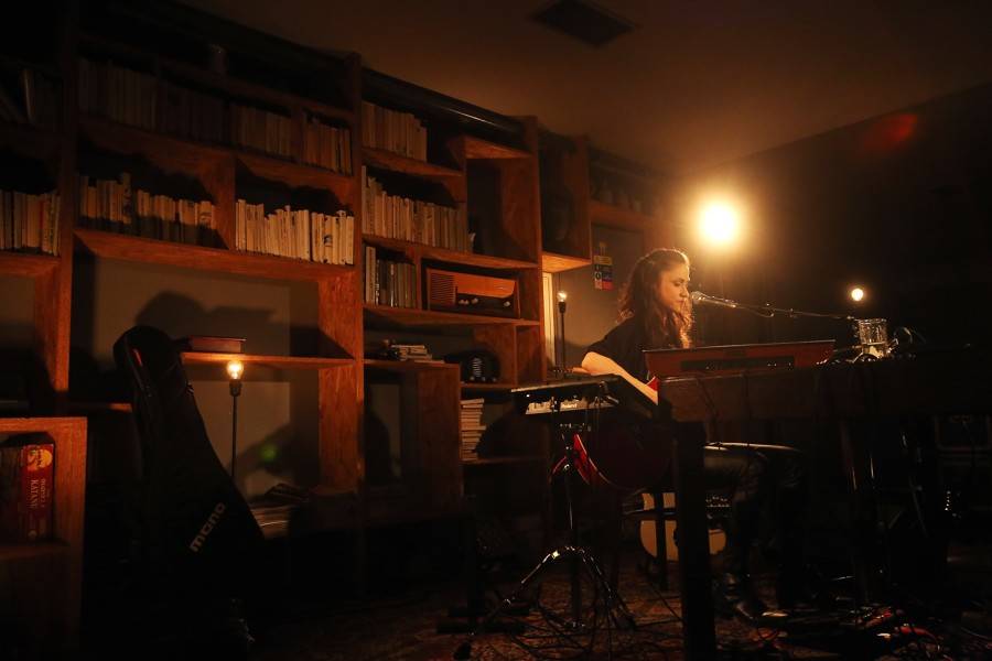 Sólová Lenka Dusilová čarovala ve veselském Kafé v kině