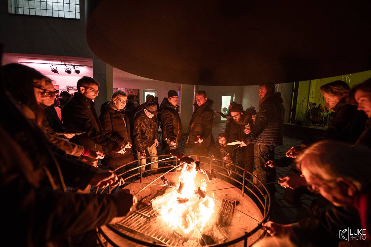 Tata Bojs slavnostně zakončili svou výstavu v centru současného umění DOX v Praze a pokřtili Tatalog